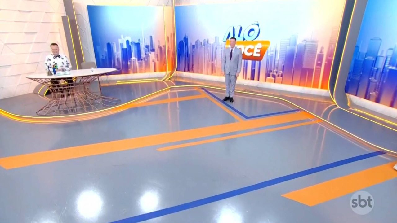 Cenário do Alô Você, no SBT