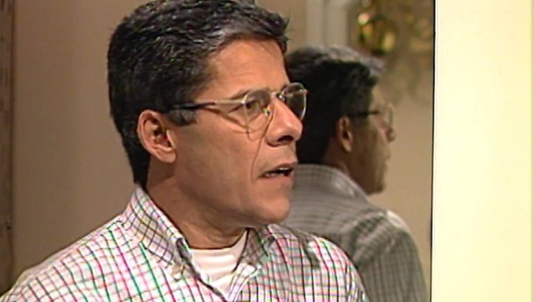Carlos se surpreende em História de Amor
