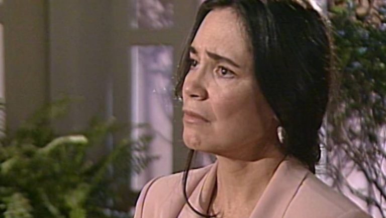 Helena se entristece em História de Amor