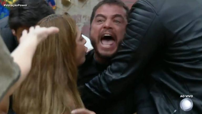 Dhomini faz confusão no Power Couple Brasil 7