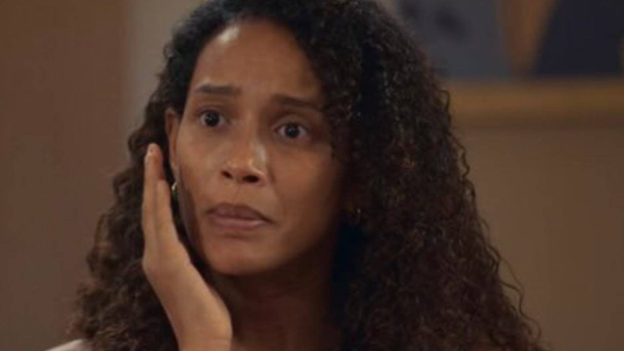 Raquel em choque em Vale Tudo