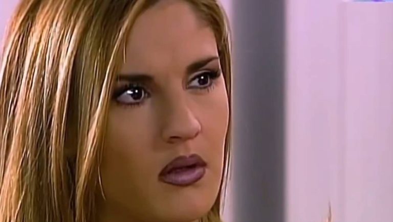 Estephanie se surpreende em A Usurpadora