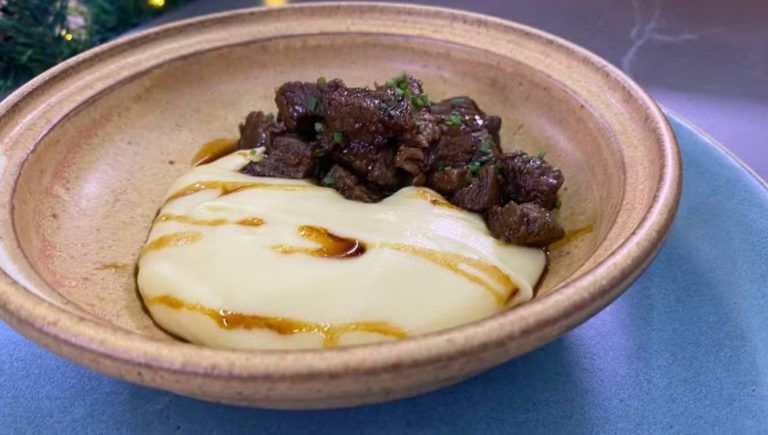 Aligot com picadinho do chef Alex Atala no Mais Você