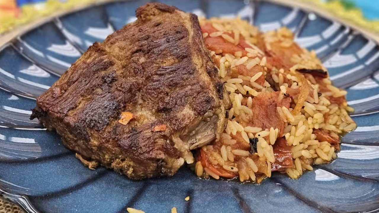 Cupim na pressão com arroz de tomate no É de Casa