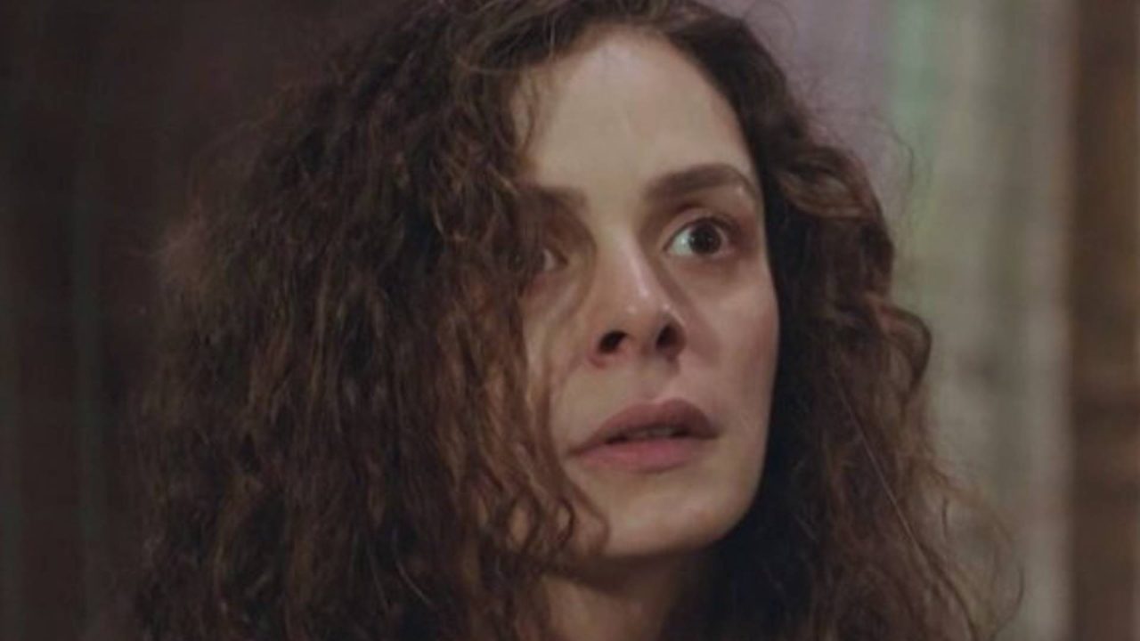 Bahar flagrada em Força de Mulher