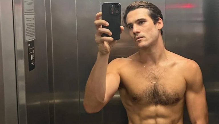 Nicolas Prattes sem camisa