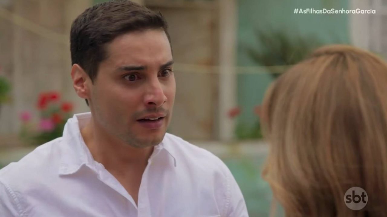 Juan em As Filhas da Senhora Garcia