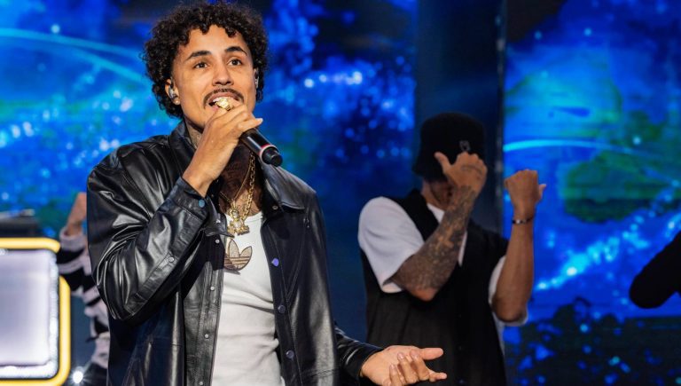 MC Livinho no Domingão com Huck