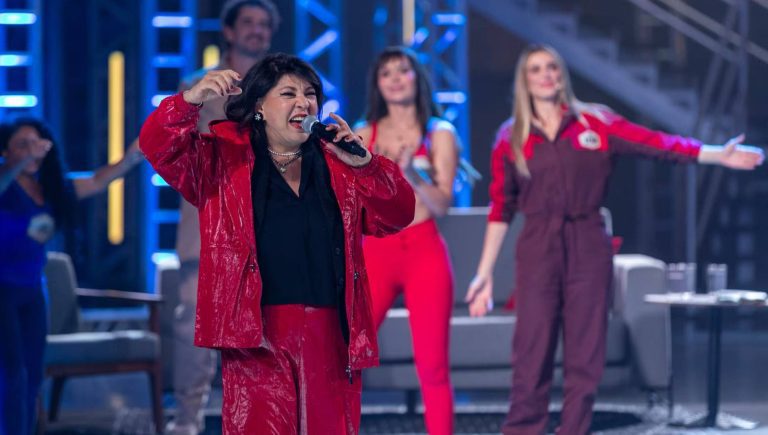 Roberta Miranda canta no Game dos 100
