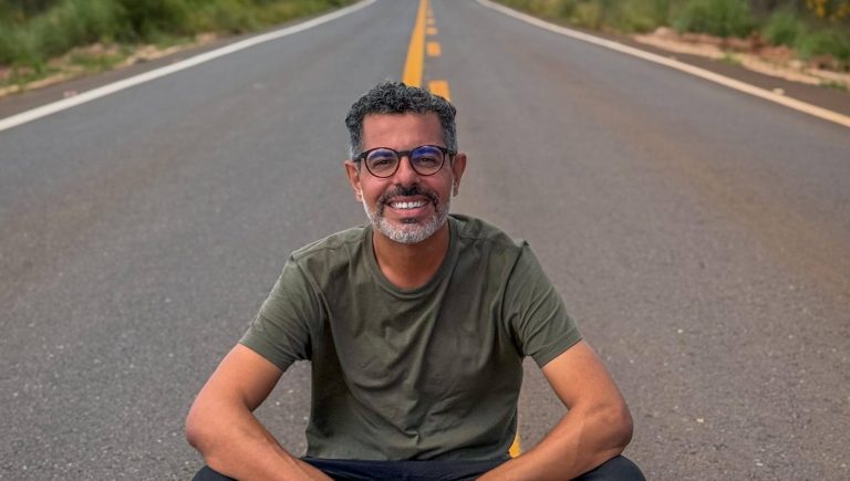 Chico Regueira percorre as estradas do Brasil para o Globo Repórter