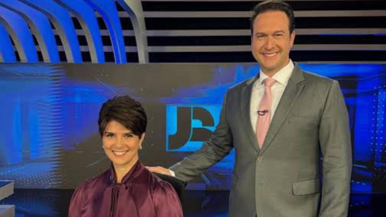 Record faz dança das cadeiras em telejornais e promove Mariana Godoy ao ‘Jornal da Record’