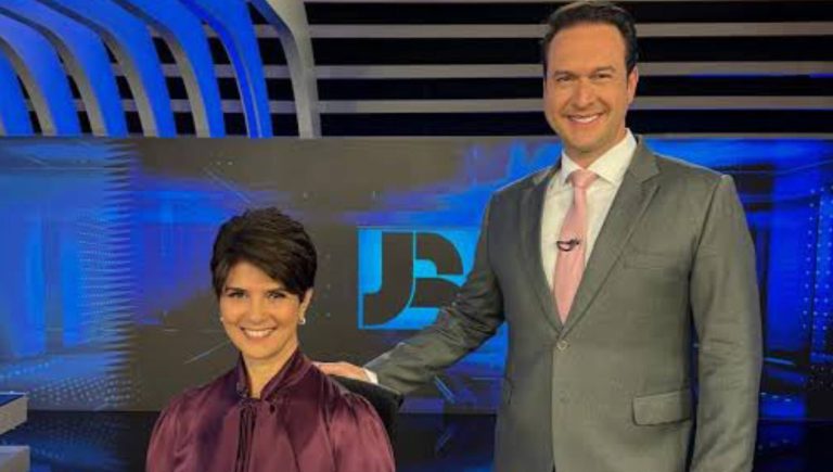 Mariana Godoy é promovida ao Jornal da Record