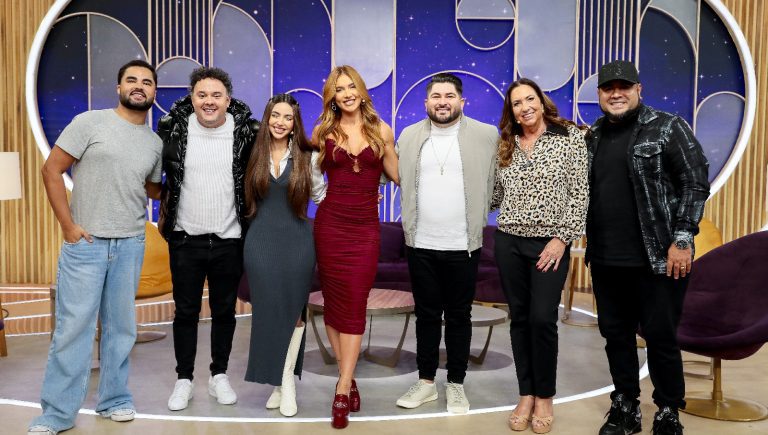 Os Barões da Pisadinha, Gui Santana e Nyvi Estephan no Sabadou com Virginia