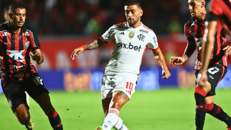 Flamengo x Vitória ao vivo 25/08: onde assistir, horário, escalações e palpites