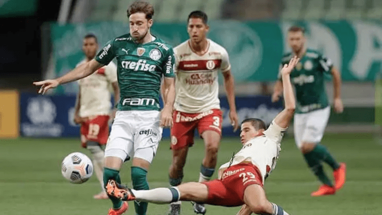 Palmeiras x Universitario ao vivo 21/08: onde assistir, horário, escalações e palpites