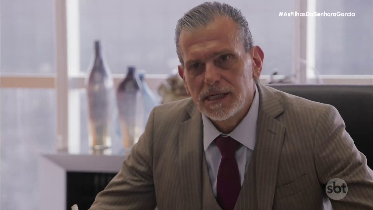 Luis dá lição em As Filhas da Senhora Garcia