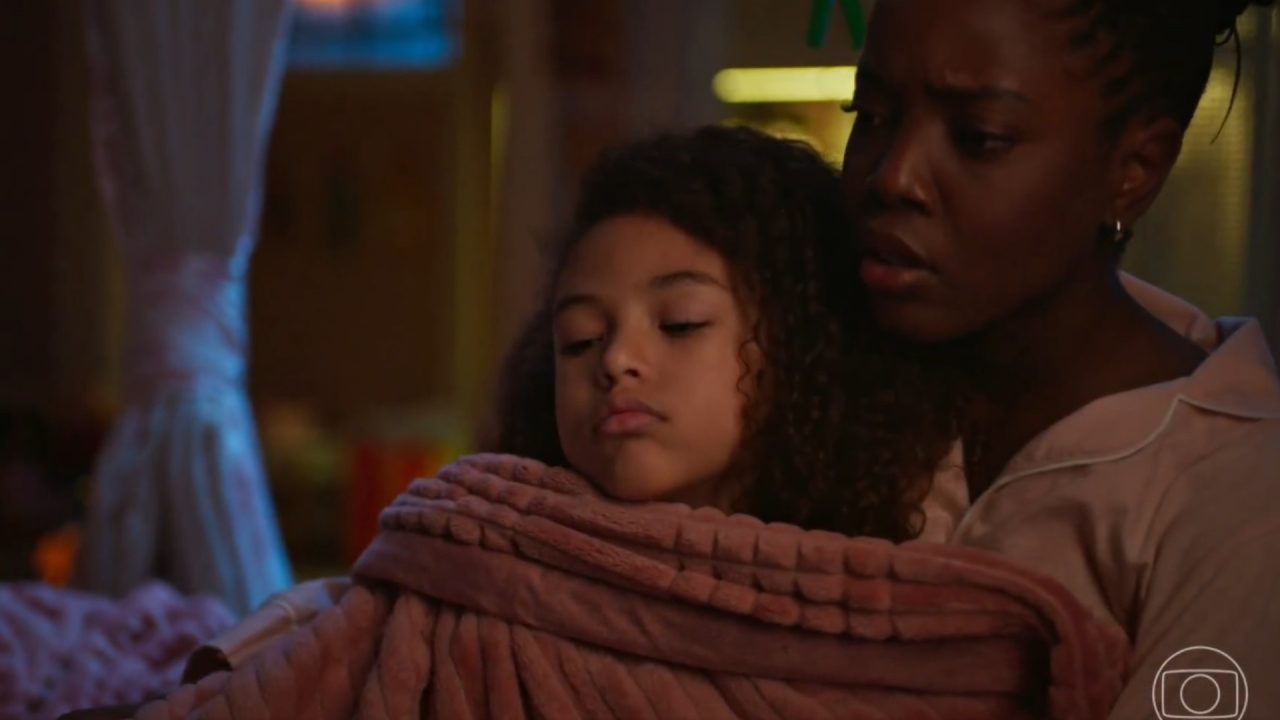 Leo cuida de Sofia em Dona de Mim