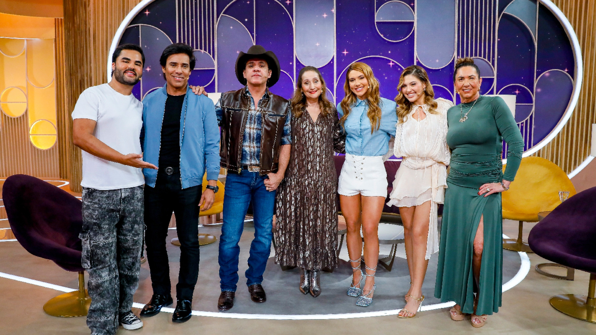 Guilherme & Santiago, Mari Menezes e Sonia Abrão no Sabadou com Virginia