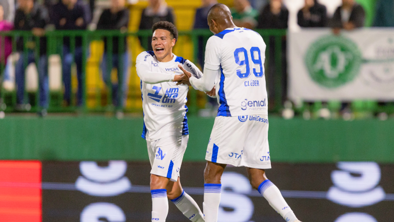 Avaí x Coritiba ao vivo 29/09: onde assistir, horário, escalações e palpites