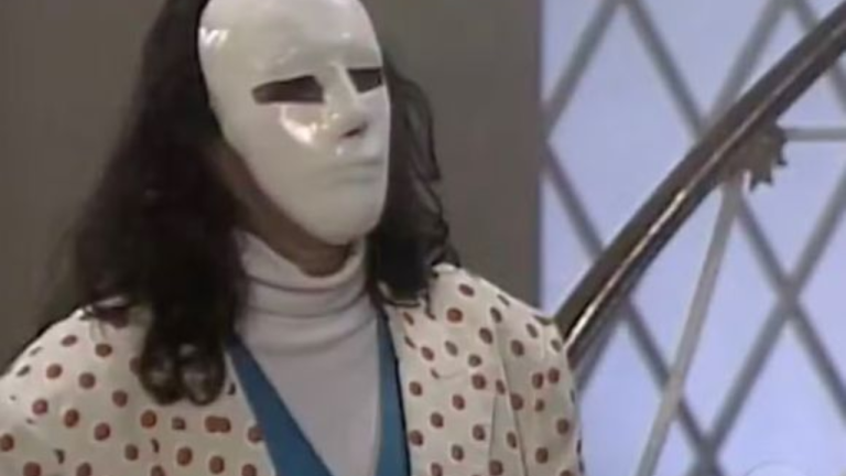 Mascarado de “A Viagem” revela que atuava “incorporado” e lembra bastidores da novela