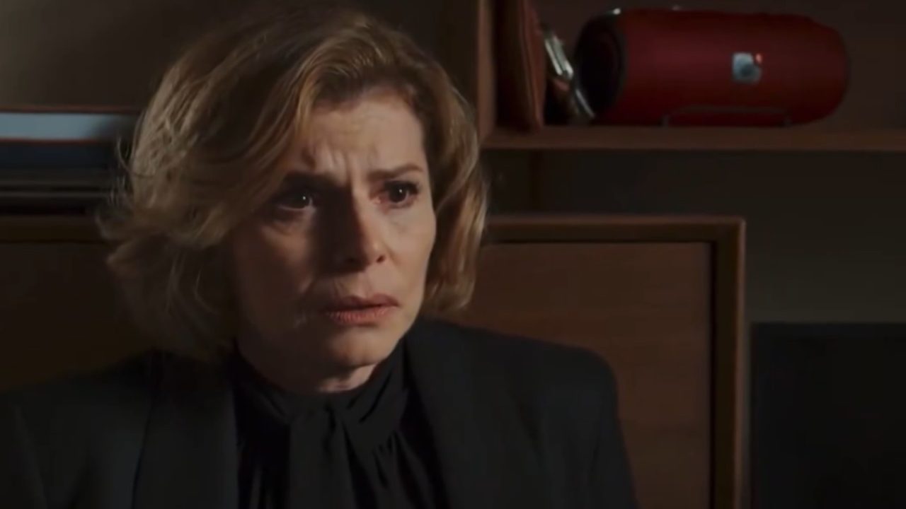 Odete se surpreende com Leonardo em Vale Tudo