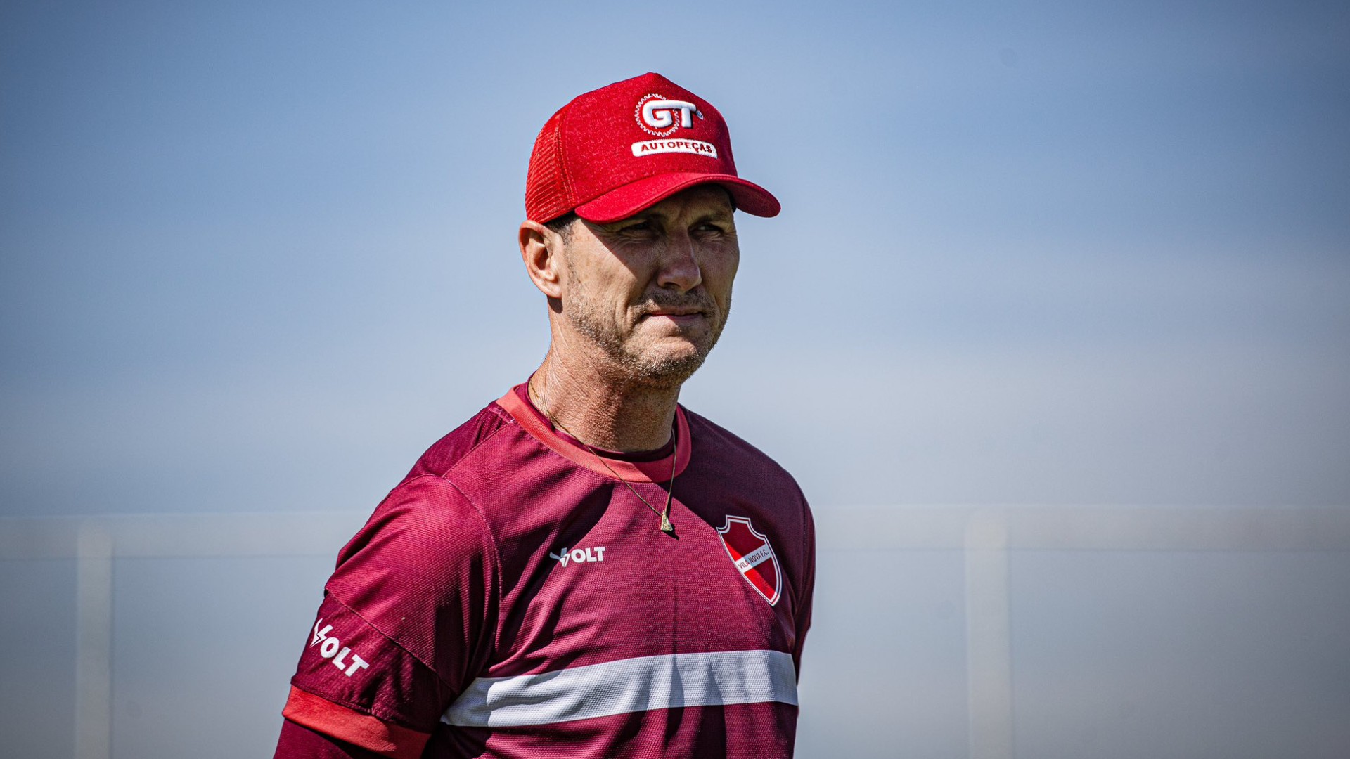 Paulo Turra comanda o Vila Nova