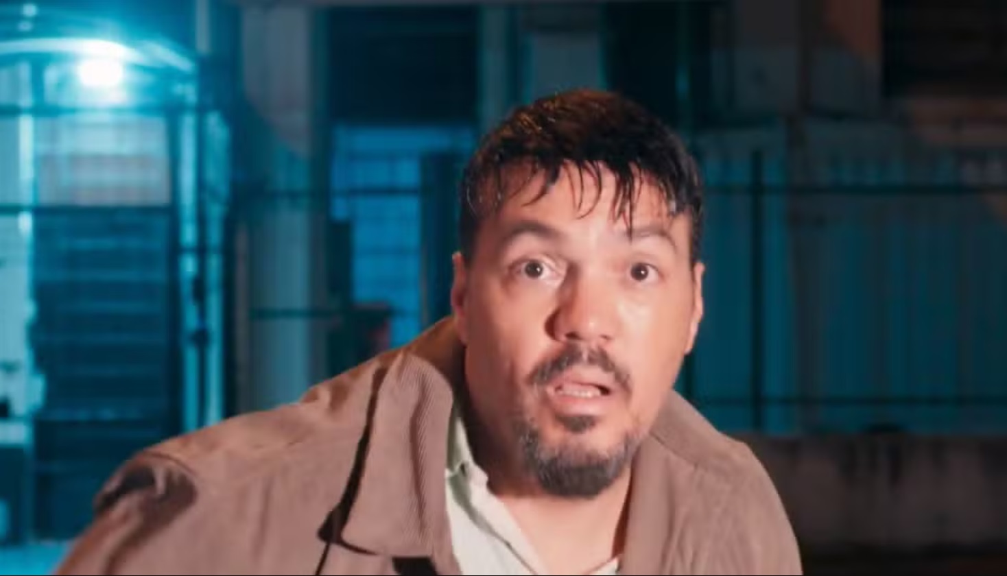 Belo emociona em sua estreia em Três Graças e vive personagem que vira alvo de atentado brutal