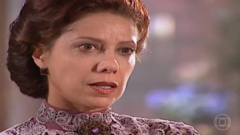Terra Nostra: Janete fica furiosa ao ver Mariana na casa vizinha