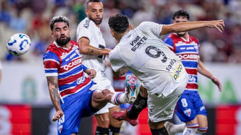 Santos x Fortaleza ao vivo 01/11: onde assistir, horário, escalações e palpites