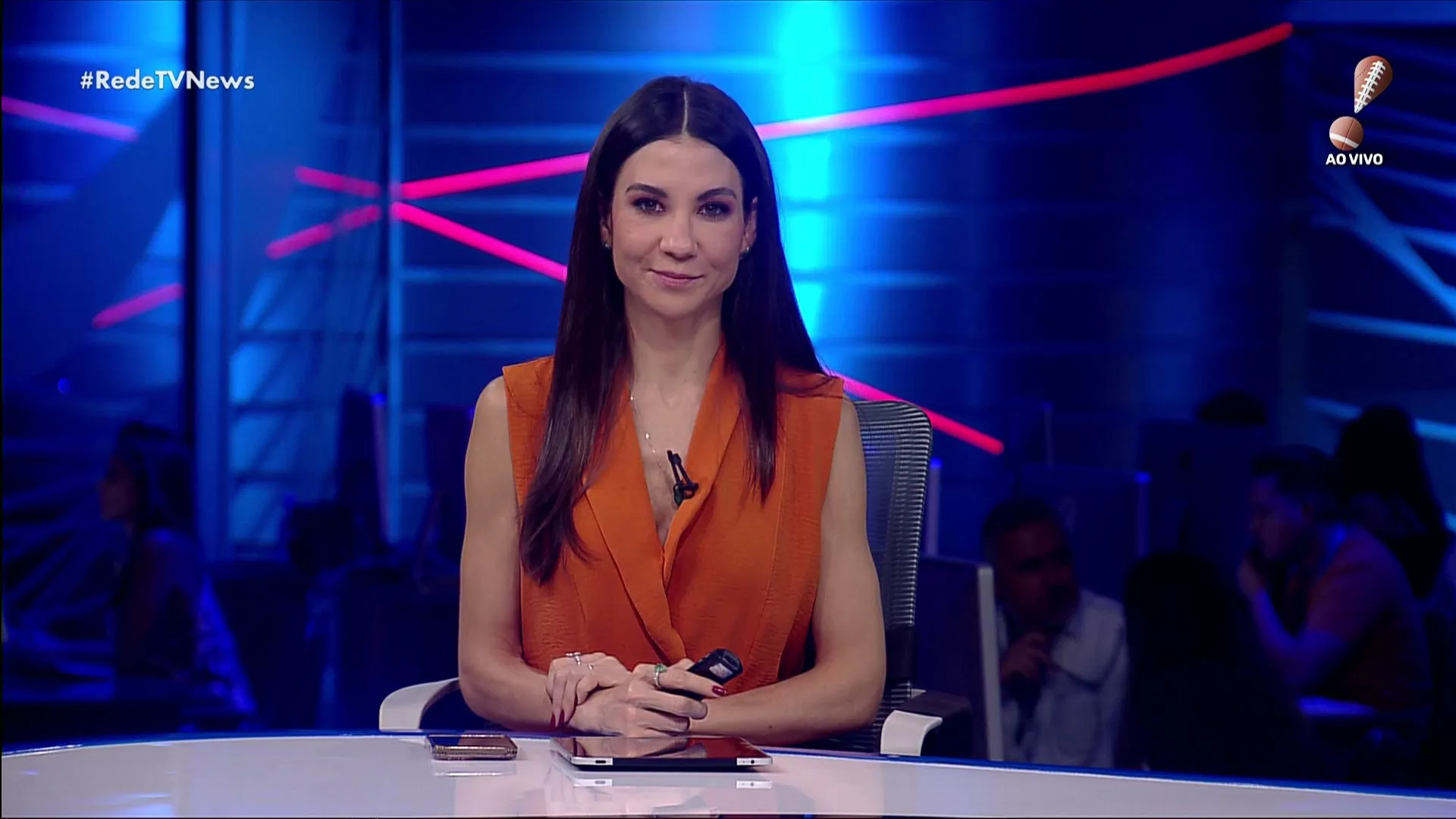 Amanda Klein deixa a RedeTV! e retorna ao SBT