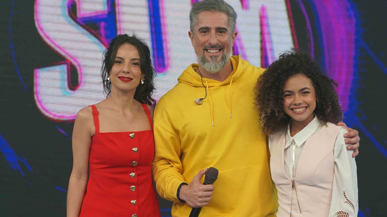 Andreia Horta, Marcos Mion e Alana Cabral no Caldeirão com Mion