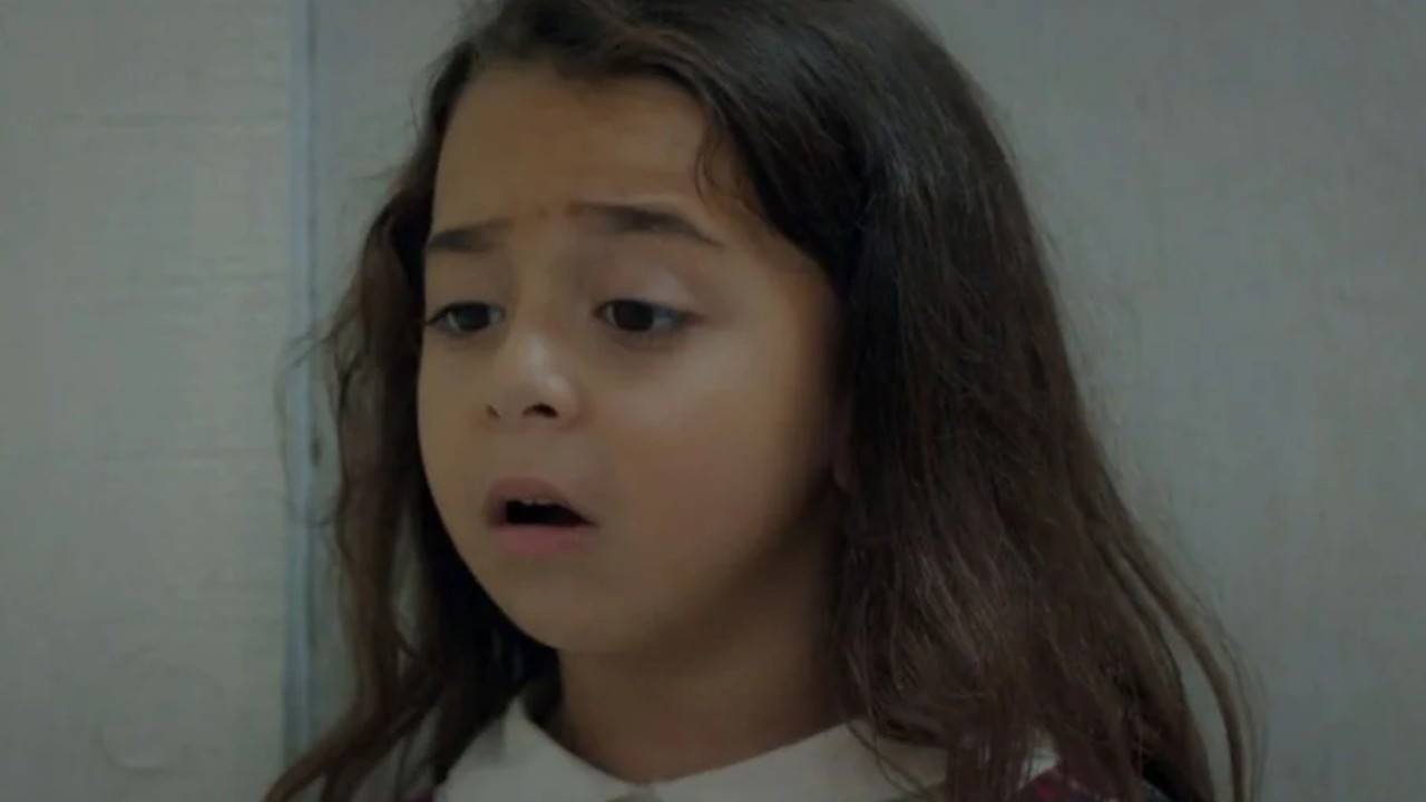Melek chora na novela Mãe
