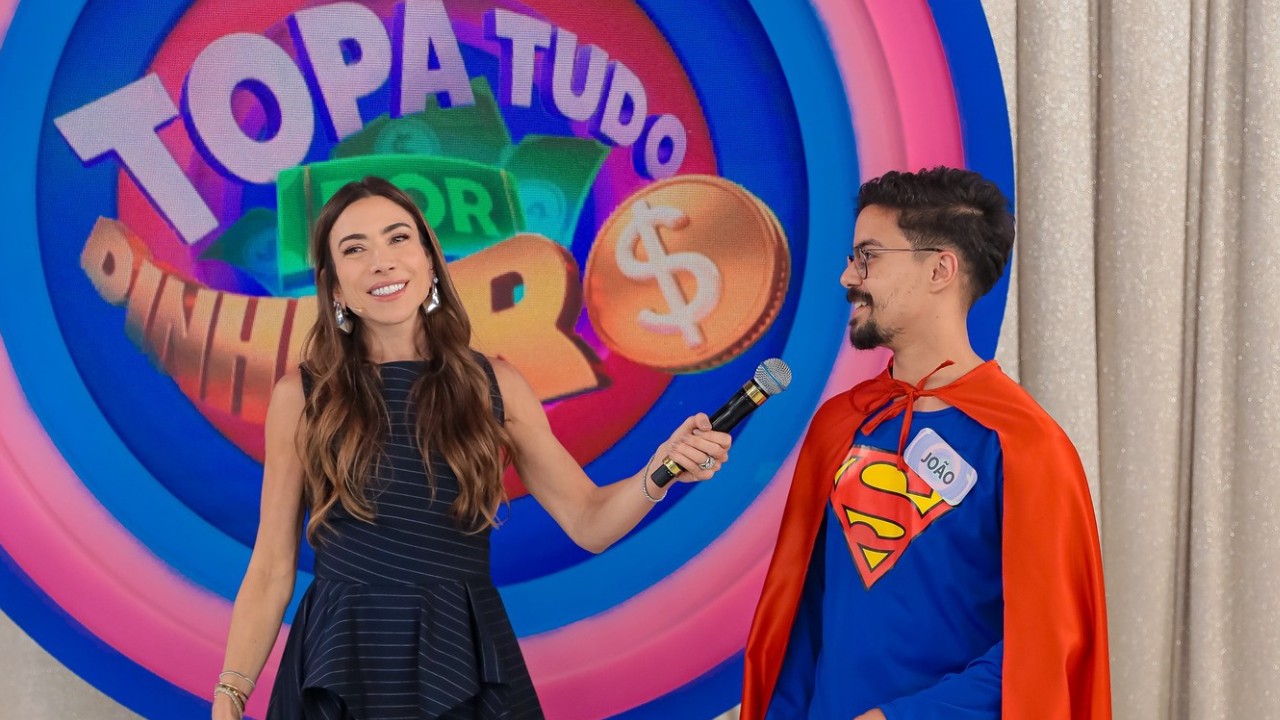 Patricia Abravanel comanda o Topa Tudo Por Dinheiro no Programa Silvio Santos