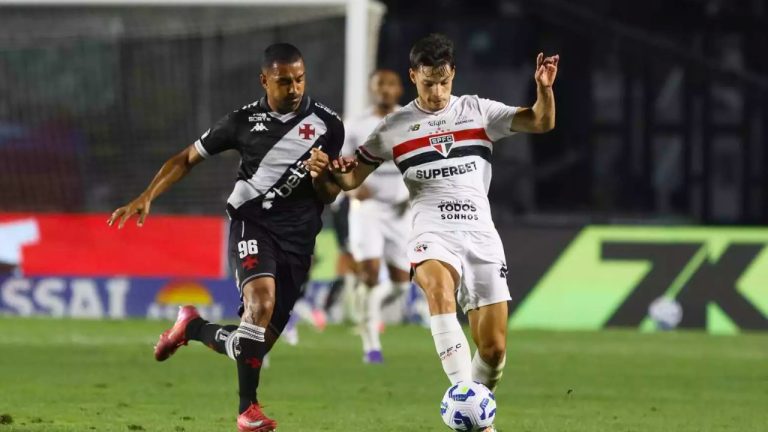 Vasco x Juventude ao vivo 08/11: onde assistir, horário, escalações e palpites
