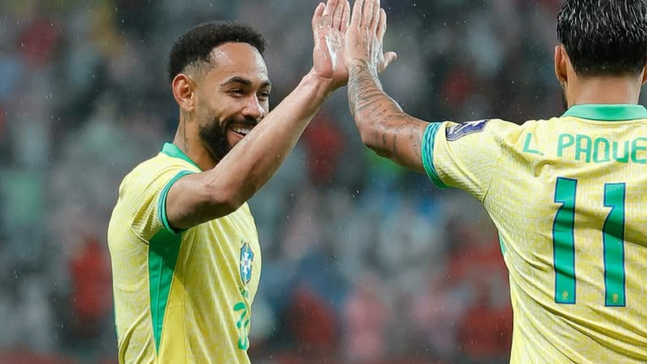 Seleção Brasileira de Futebol comemora gol