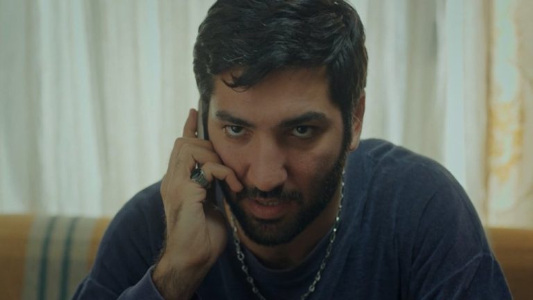 Novela Mãe: Cengiz ameaça machucar Melek se Sule não se livrar da pequena