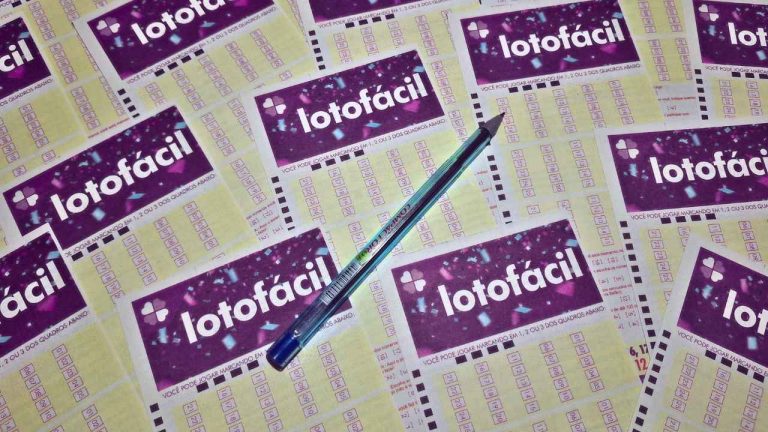 Lotofácil 3654 acumula, mas 159 apostas faturam R$ 2,3 mil na segunda faixa