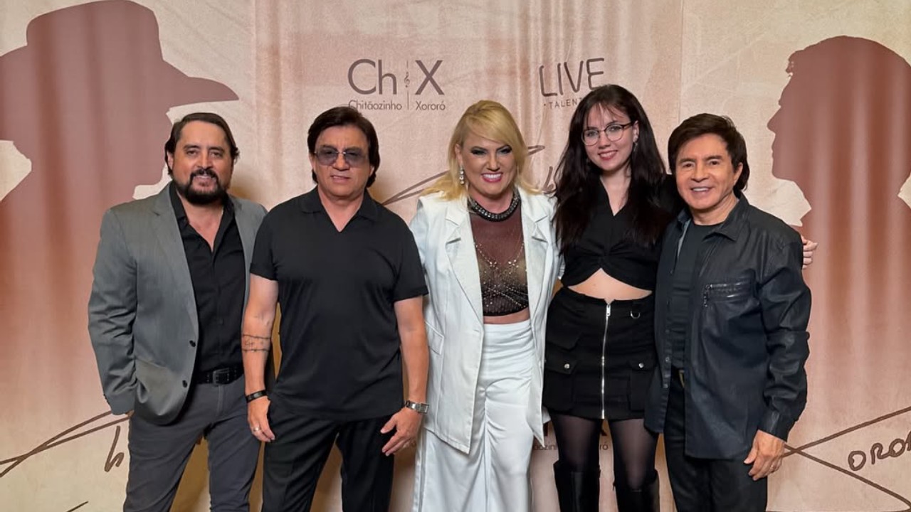 Mauri Lima ao lado de Chitãozinho e Xororó
