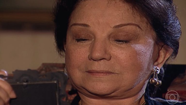 Terra Nostra: Dolores implora que Giuliana deixe Juanito com Hortência