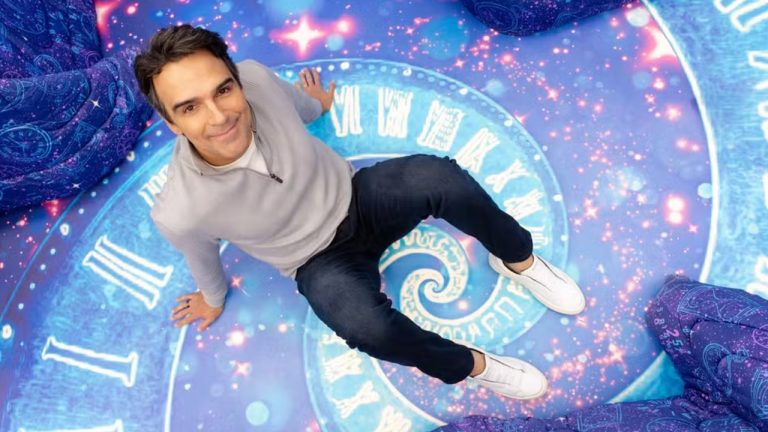 Que horas começa a 2ª edição do BBB 26 hoje, domingo, 12/04/2026?