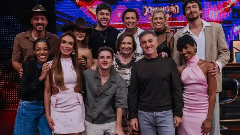 Domingão com Huck tem Sexolândia com elenco de ‘Coração Acelarado’ e Paula Fernandes (11/01)