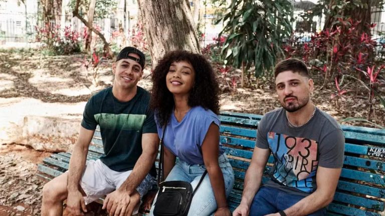 ‘Nossa Vizinhança’ na Tela Quente de hoje (26/01): Veja curiosidades