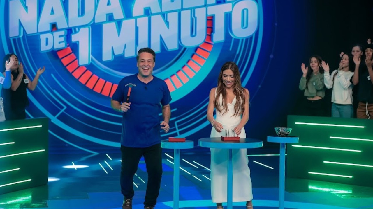 Patricia Abravanel ao lado de Juninho Bill