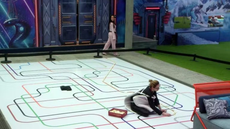 BBB 26: Jordana derruba peças de dominó de Ana Paula e ironiza: “Brinca mais um pouquinho”