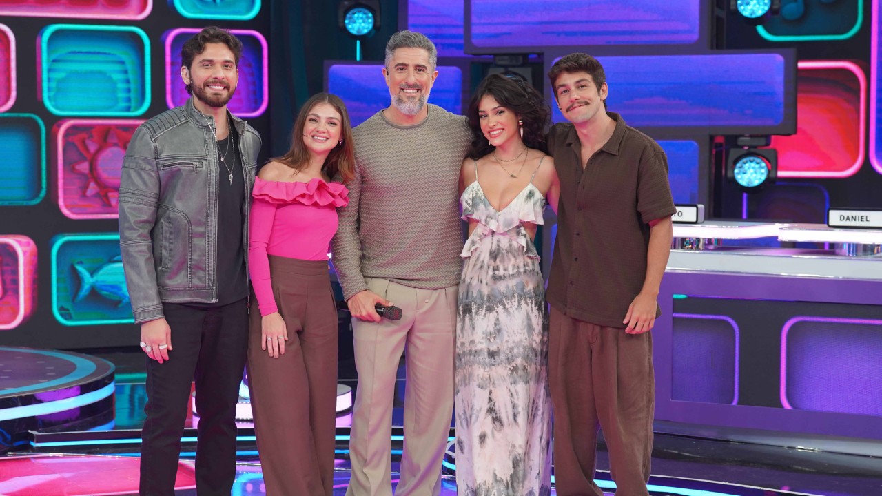Gustavo Mioto, Débora Ozório, Maya Aniceto e Daniel Rangel no Caldeirão com Mion