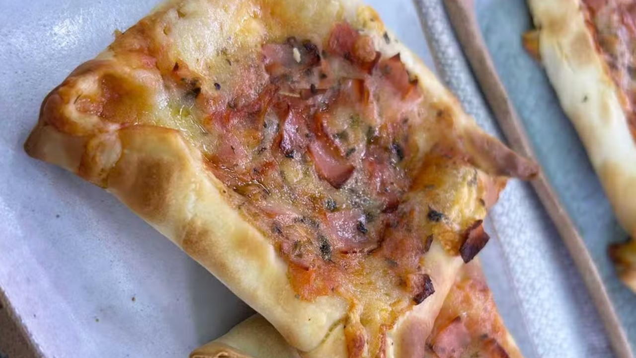 Pizza de massa de pastel na air fryer da Ana Maria Braga