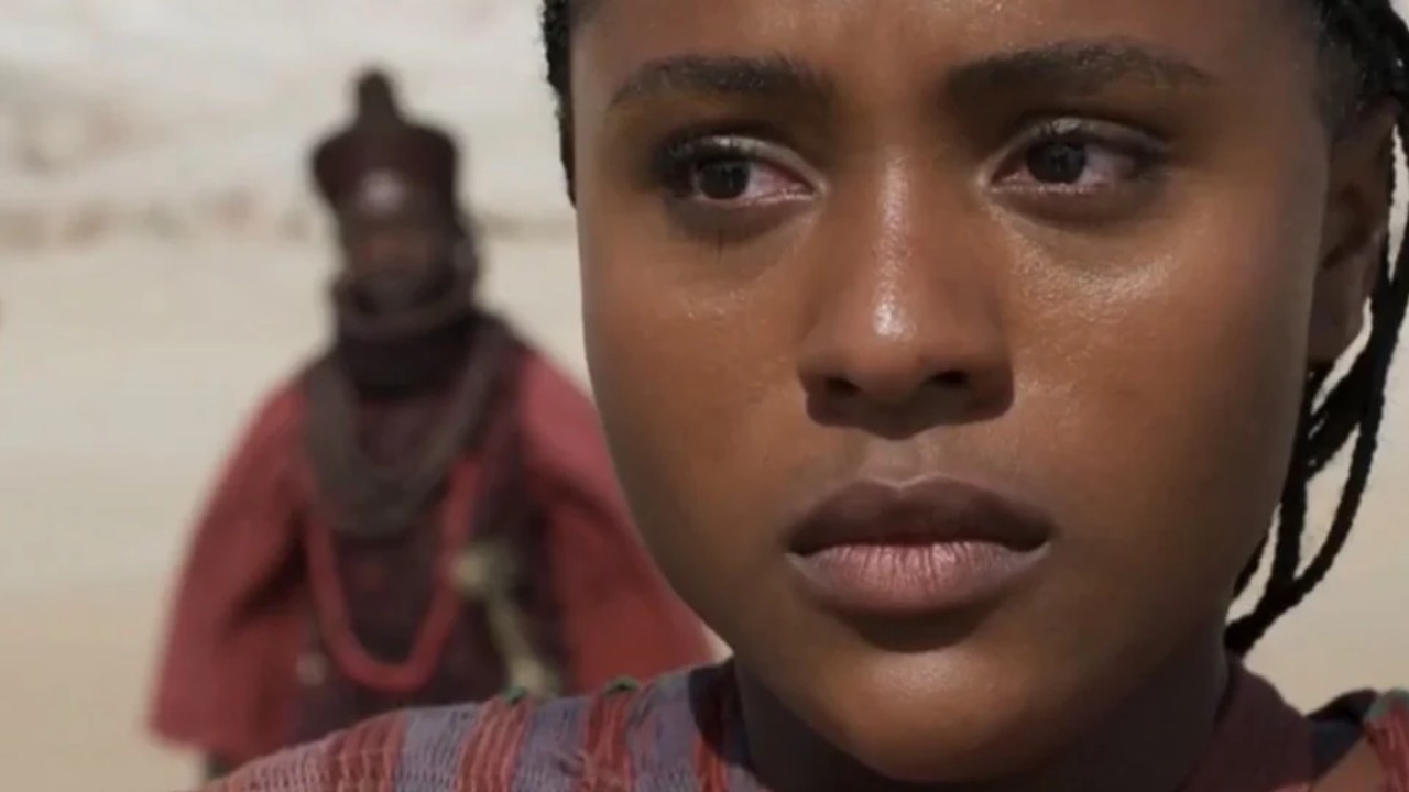 Alika em apuros em A Nobreza do Amor