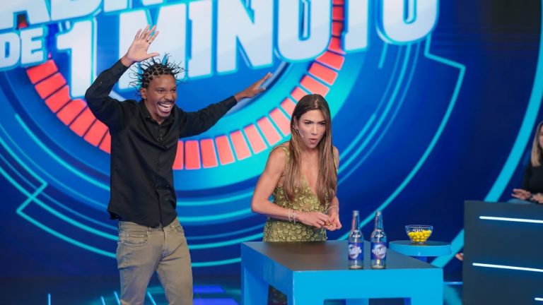 Programa Silvio Santos tem Murilo Rosa no Jogo das 3 Pistas e Lucas Penteado no Nada Além de 1 Minuto (15/03)