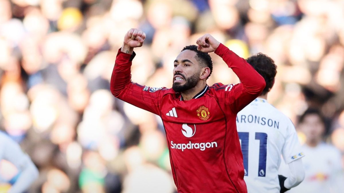Matheus Cunha em jogo do Manchester United