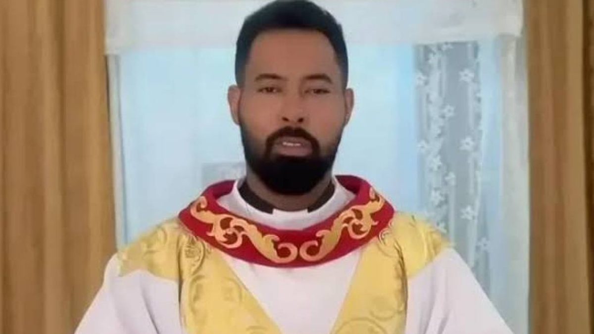 Padre processa emissoras
